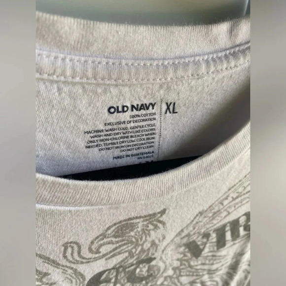 Old Navy Honor Et Virtus White T Shirt Size XLarge Vintage Y2K Stitched Sleeve - Picture 1 of 4